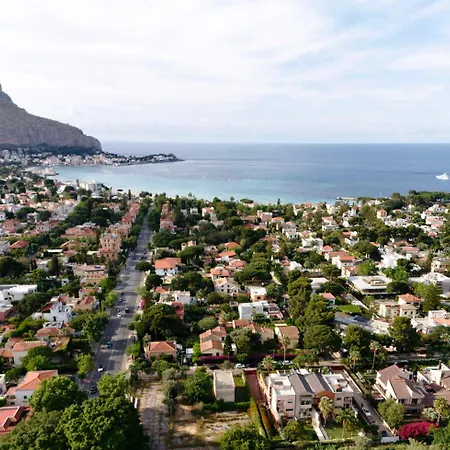 Villa Finch Mondello Palermo