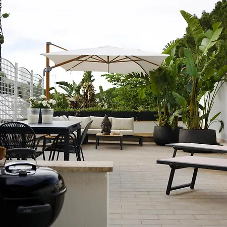 Finch Mondello Villa *